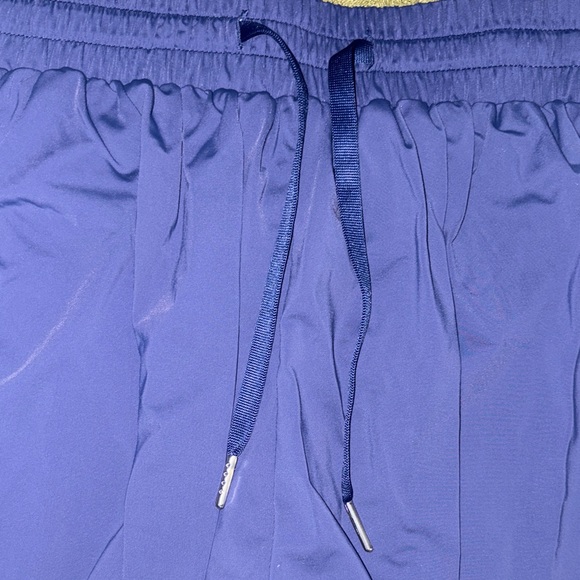 Bundle of (2) Athletic Shorts - Picture 8 of 9